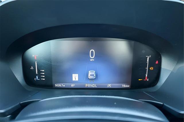 Photo of 2024 Carbonized Gray Metallic Ford Escape