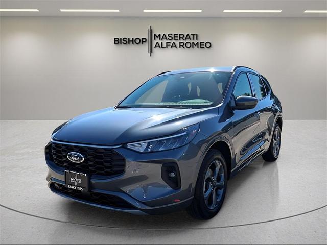 Photo of 2024 Carbonized Gray Metallic Ford Escape