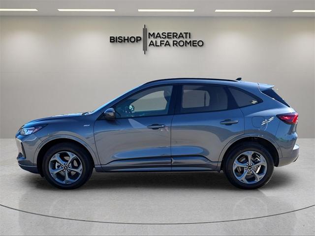 Photo of 2024 Carbonized Gray Metallic Ford Escape