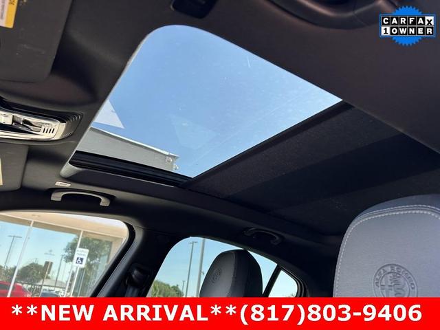 Photo of 2024 Rosso Alfa Romeo Stelvio