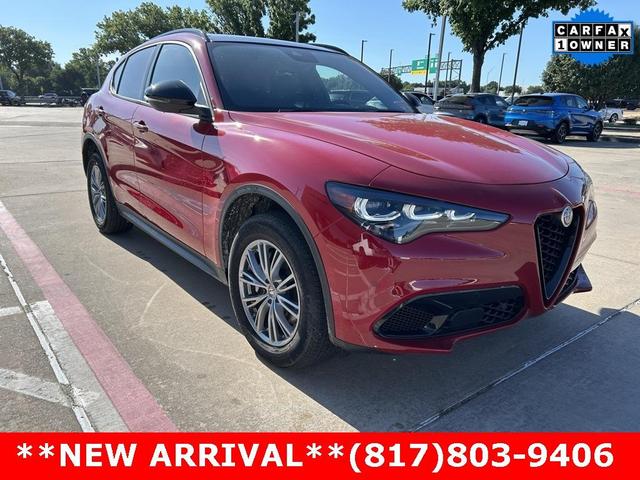 Photo of 2024 Rosso Alfa Romeo Stelvio