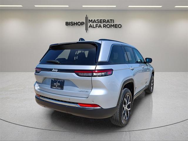 Photo of 2024 Silver Zynith Jeep Grand Cherokee