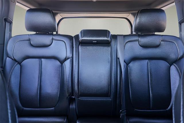 Photo of 2024 Silver Zynith Jeep Grand Cherokee