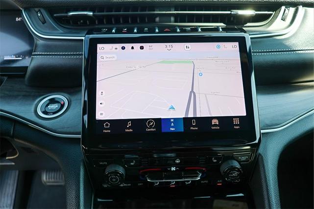 Photo of 2024 Silver Zynith Jeep Grand Cherokee