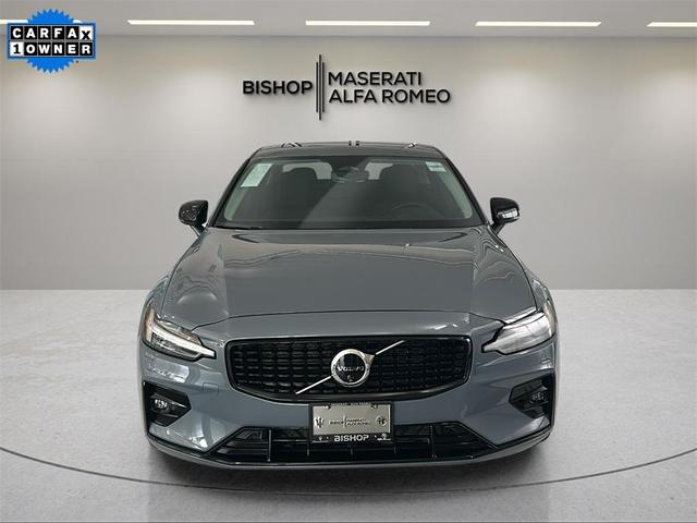 Photo of 2024 Thunder Gray Metallic Volvo S60