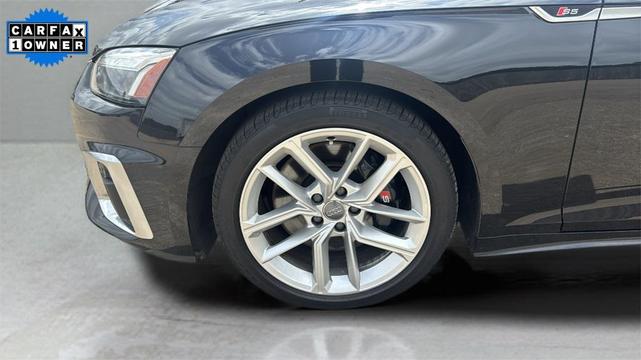 Photo of 2021 Mythos Black Metallic Audi S5