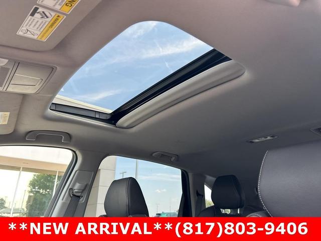 Photo of 2019 White Diamond Pearl Acura MDX
