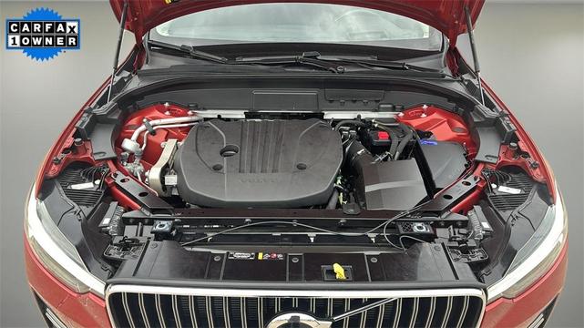 Photo of 2022 Fusion Red Metallic Volvo XC60