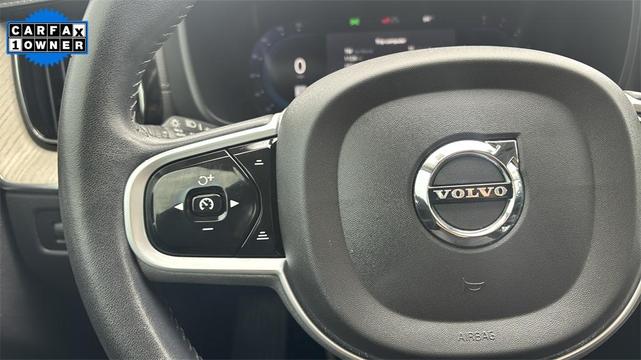 Photo of 2022 Fusion Red Metallic Volvo XC60
