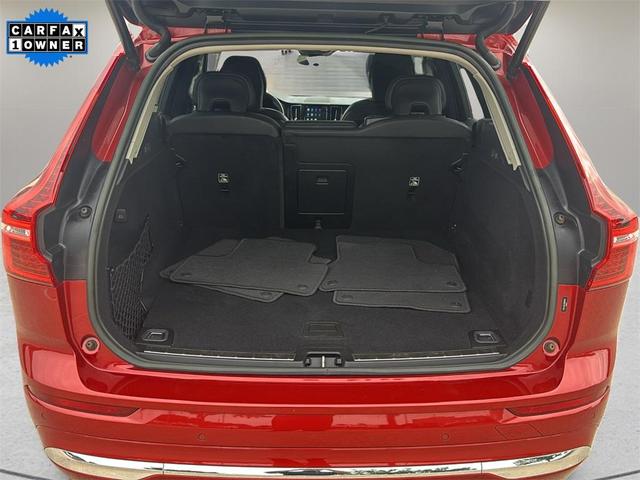 Photo of 2022 Fusion Red Metallic Volvo XC60