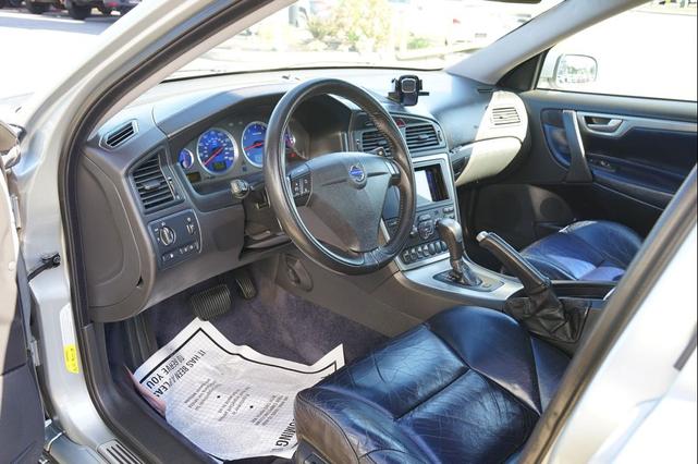 Photo of 2006 Electric Silver Metallic Volvo S60