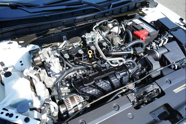 Photo of 2022 Pearl White Tricoat Nissan Altima
