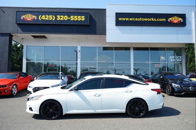 Photo of 2022 Pearl White Tricoat Nissan Altima