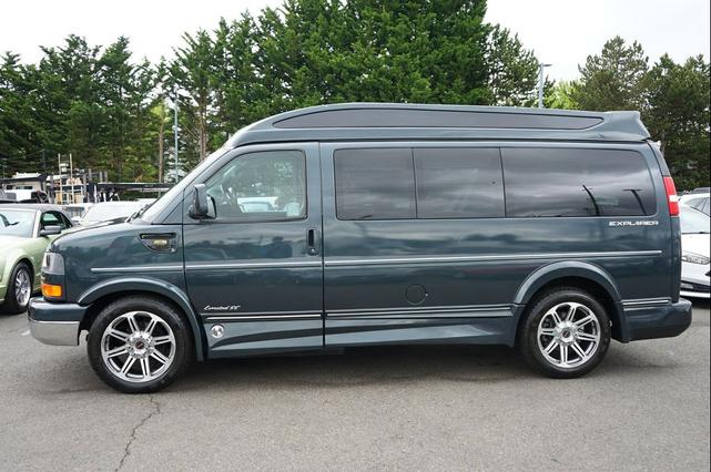 Photo of 2017 gray GMC Savana 2500