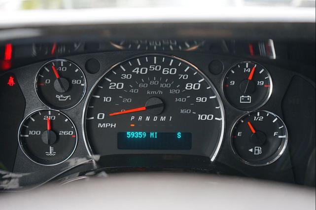 Photo of 2017 gray GMC Savana 2500