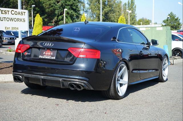 Photo of 2014 black Audi S5