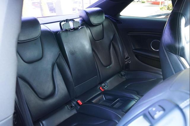 Photo of 2014 black Audi S5