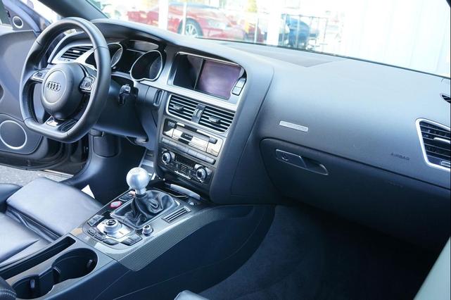 Photo of 2014 black Audi S5