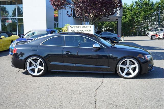 Photo of 2014 black Audi S5