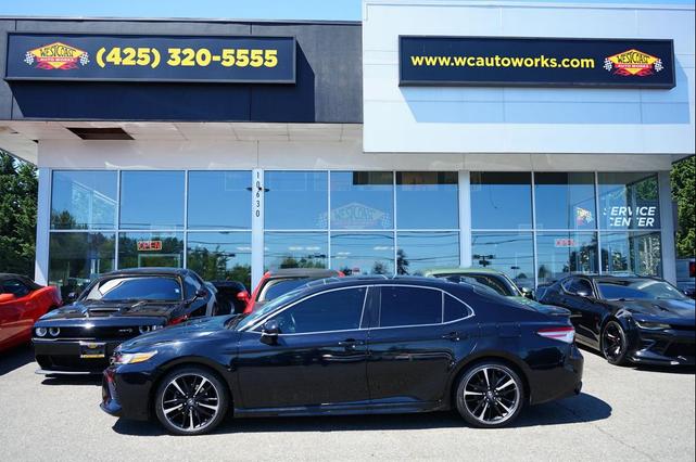 Photo of 2018 Midnight Black Metallic Toyota Camry
