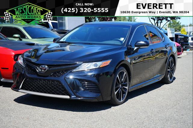 Photo of 2018 Midnight Black Metallic Toyota Camry