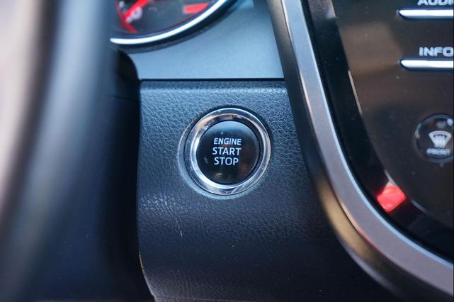 Photo of 2018 Midnight Black Metallic Toyota Camry