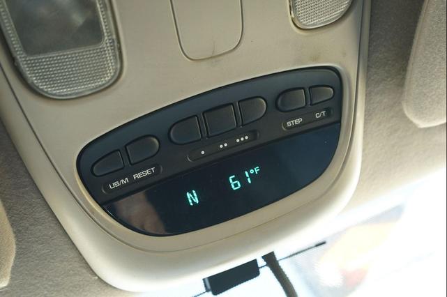 Photo of 2005 Deep Molten Red Pearlcoat/Bright Silver Metallic Clearcoat Dodge Ram 3500