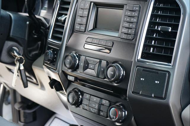Photo of 2017 Oxford White Ford F-250
