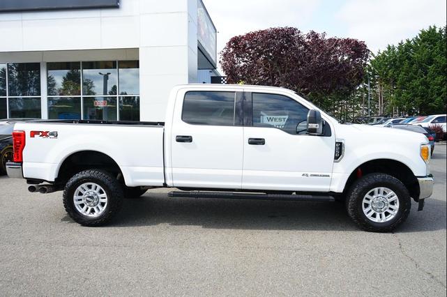 Photo of 2017 Oxford White Ford F-250