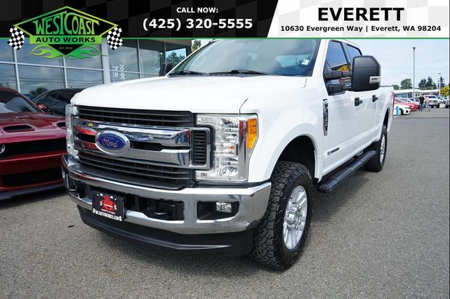 Photo of 2017 Oxford White Ford F-250
