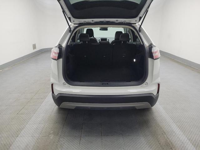 Photo of 2023 White Ford Edge