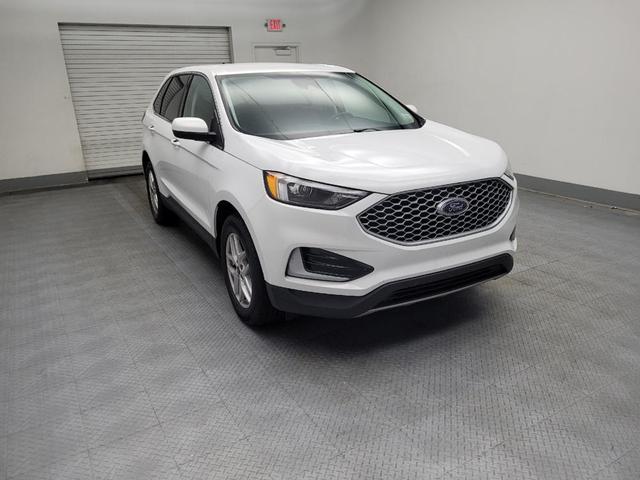 Photo of 2023 White Ford Edge
