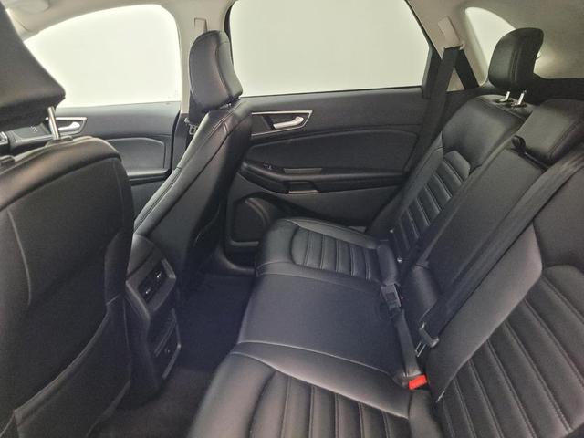 Photo of 2023 White Ford Edge
