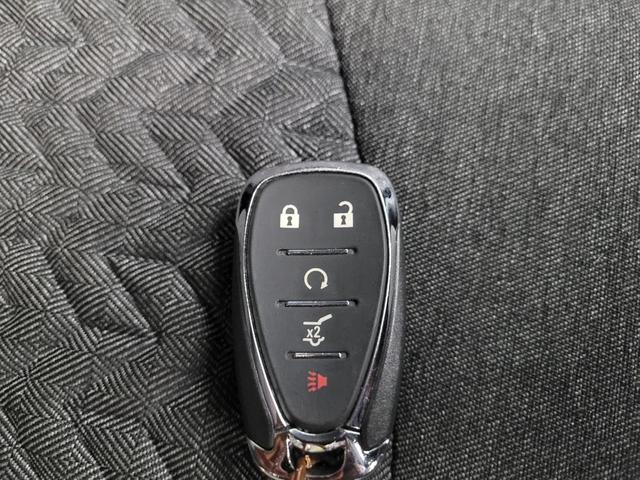 Photo of 2022 Iron Gray Metallic Chevrolet Equinox