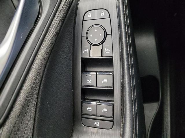 Photo of 2023 Gray Nissan Rogue