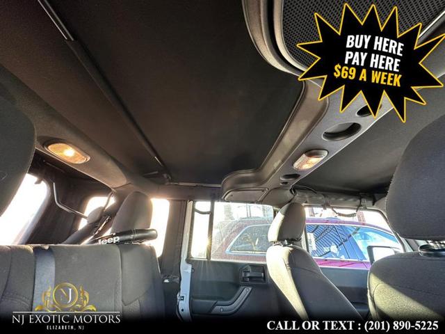 Photo of 2017 White Jeep Wrangler Unlimited
