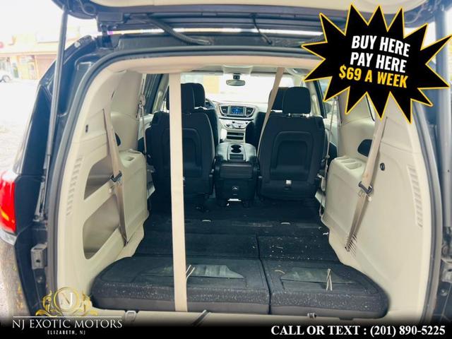 Photo of 2018 Black Chrysler Pacifica