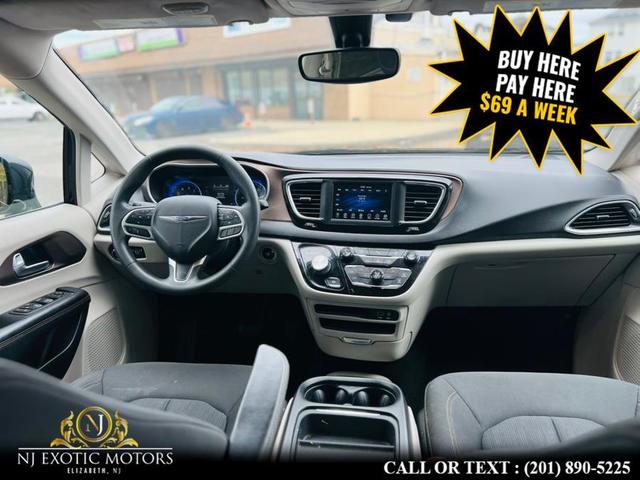Photo of 2018 Black Chrysler Pacifica