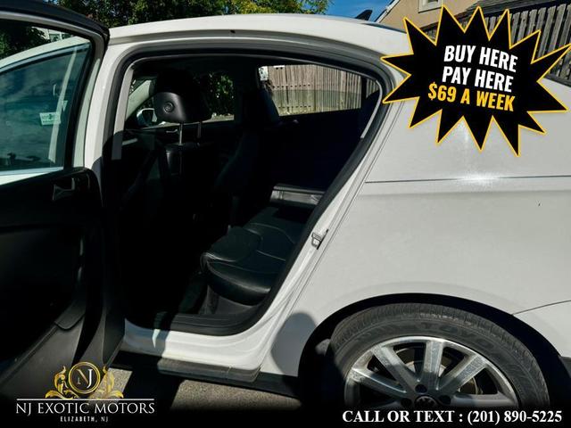 Photo of 2010 White Volkswagen Passat