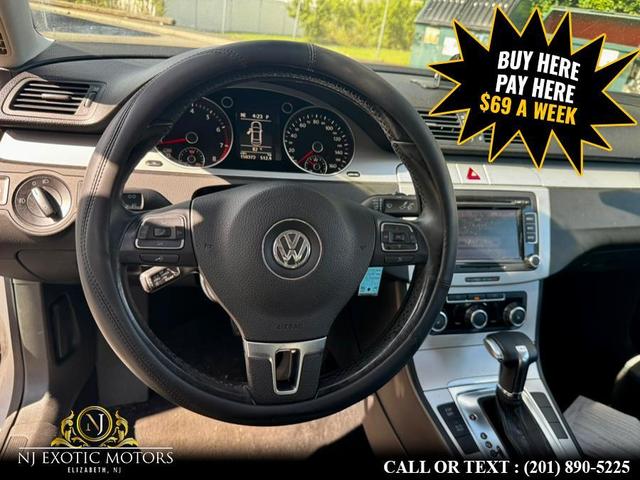 Photo of 2010 White Volkswagen Passat