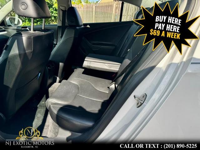 Photo of 2010 White Volkswagen Passat