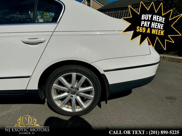 Photo of 2010 White Volkswagen Passat
