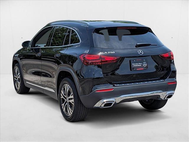 Photo of 2025 Night Black Mercedes-Benz GLA 250