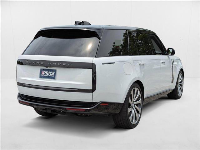 Photo of 2024 White Land Rover Range Rover