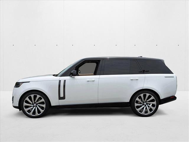 Photo of 2024 White Land Rover Range Rover
