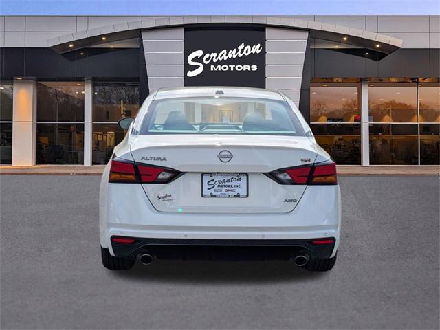 Photo of 2025 Pearl White Tricoat Nissan Altima