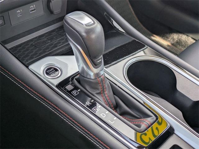 Photo of 2025 Pearl White Tricoat Nissan Altima