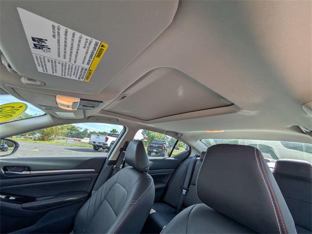 Photo of 2025 Pearl White Tricoat Nissan Altima