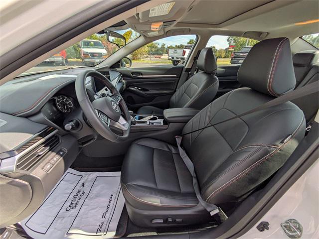 Photo of 2025 Pearl White Tricoat Nissan Altima