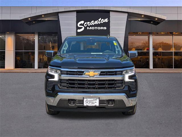 Photo of 2022 Black Chevrolet Silverado 1500